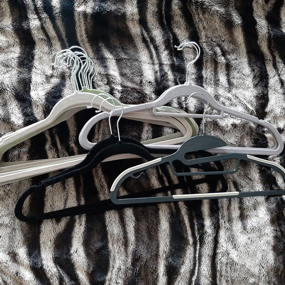 Group of 15 hangers SOLD ON TITLE